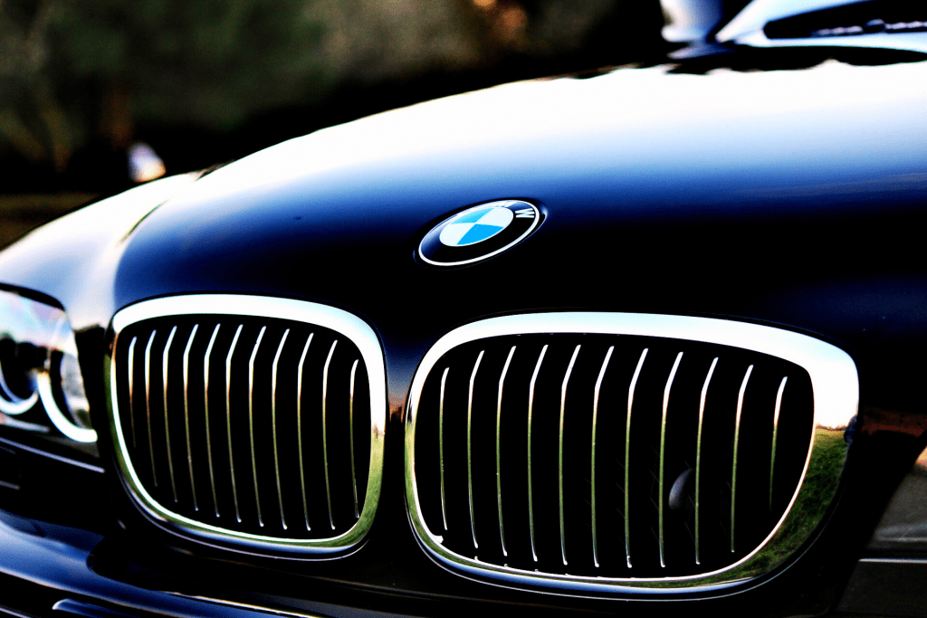 auto vesti bmw 1